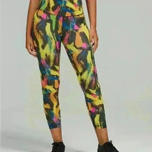 Lululemon- NWT Wunder Train Contour Fit Sz 0